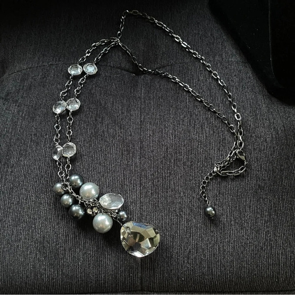 Statement Gunmetal Black Crystal and Faux Silver Pearl Tassel Flapper Necklace - Picture 9 of 10